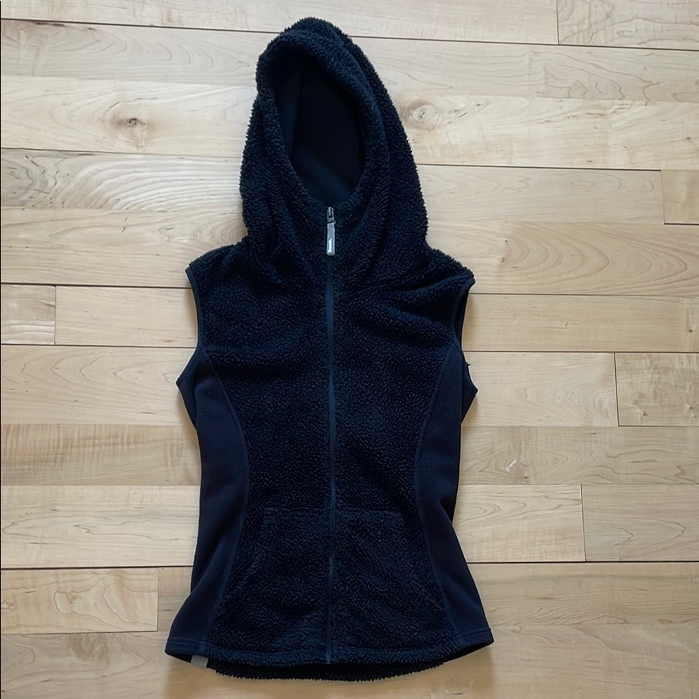Bench Black Textured Vest